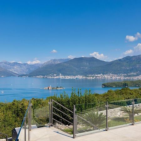 Villa Vista Azzurra ติวัต ภายนอก รูปภาพ