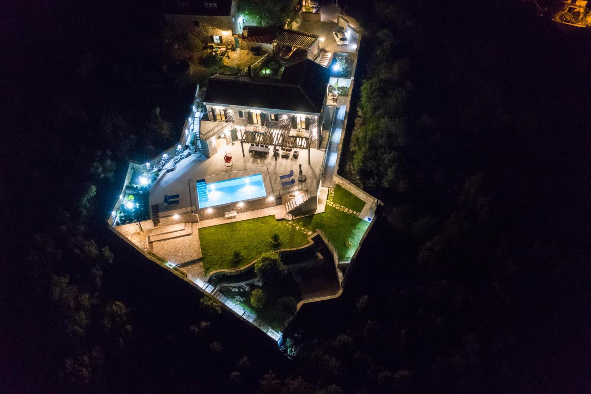 Villa Vista Azzurra ติวัต ภายนอก รูปภาพ