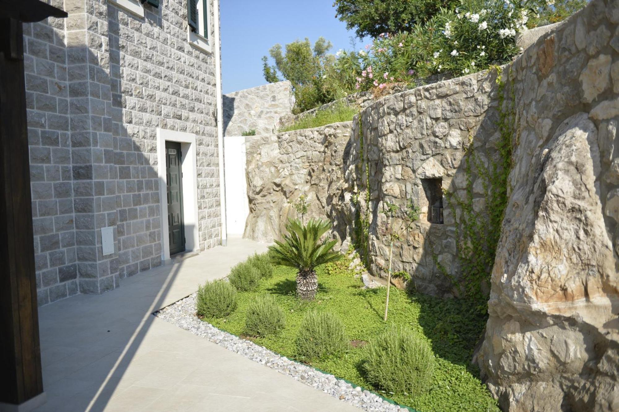 Villa Vista Azzurra ติวัต ภายนอก รูปภาพ
