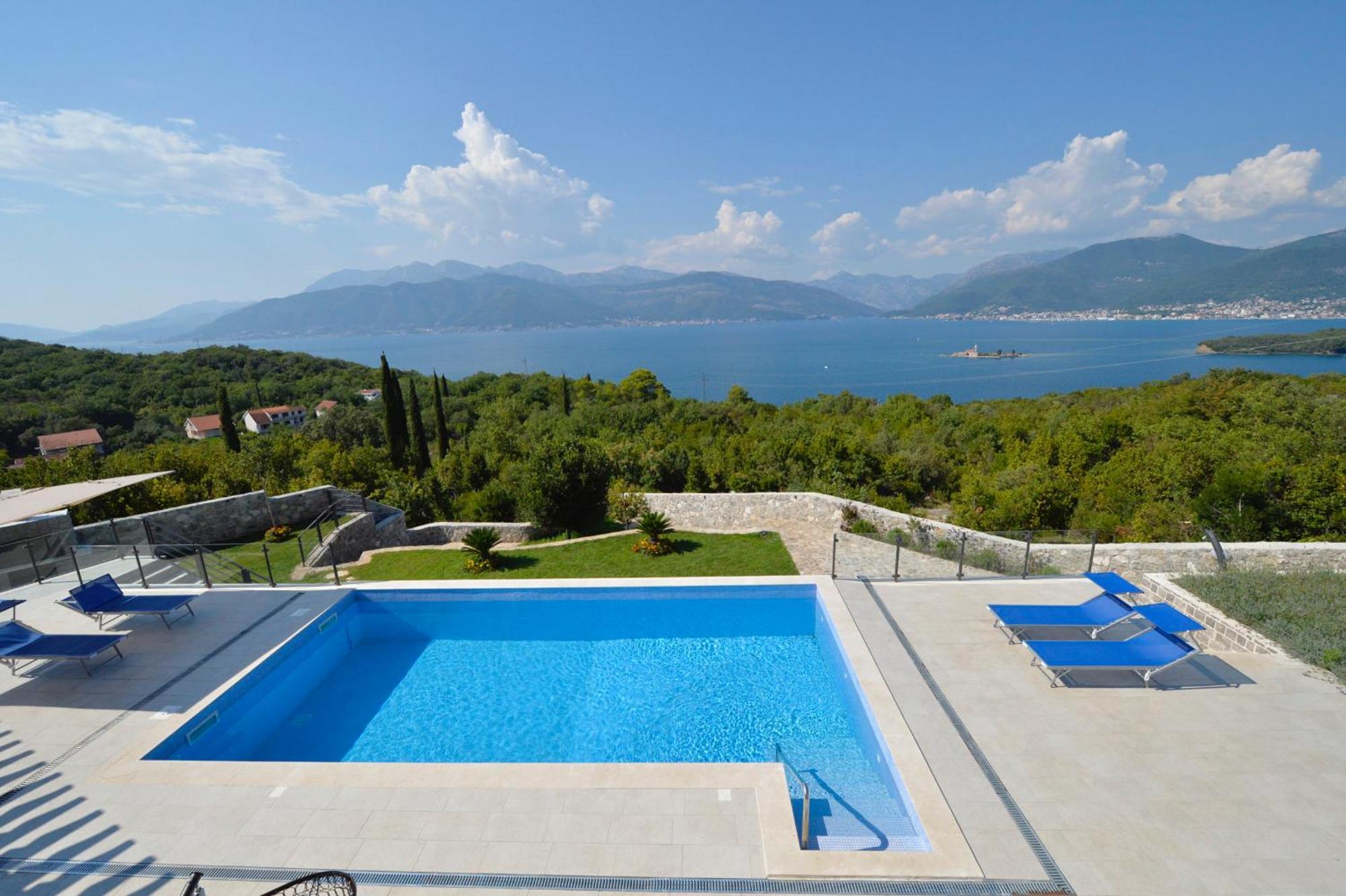Villa Vista Azzurra ติวัต ภายนอก รูปภาพ