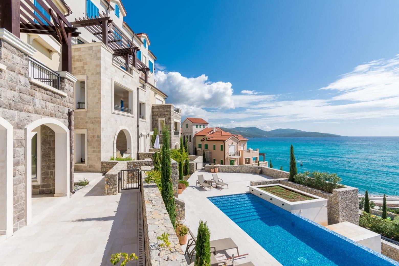 Villa Vista Azzurra ติวัต ภายนอก รูปภาพ