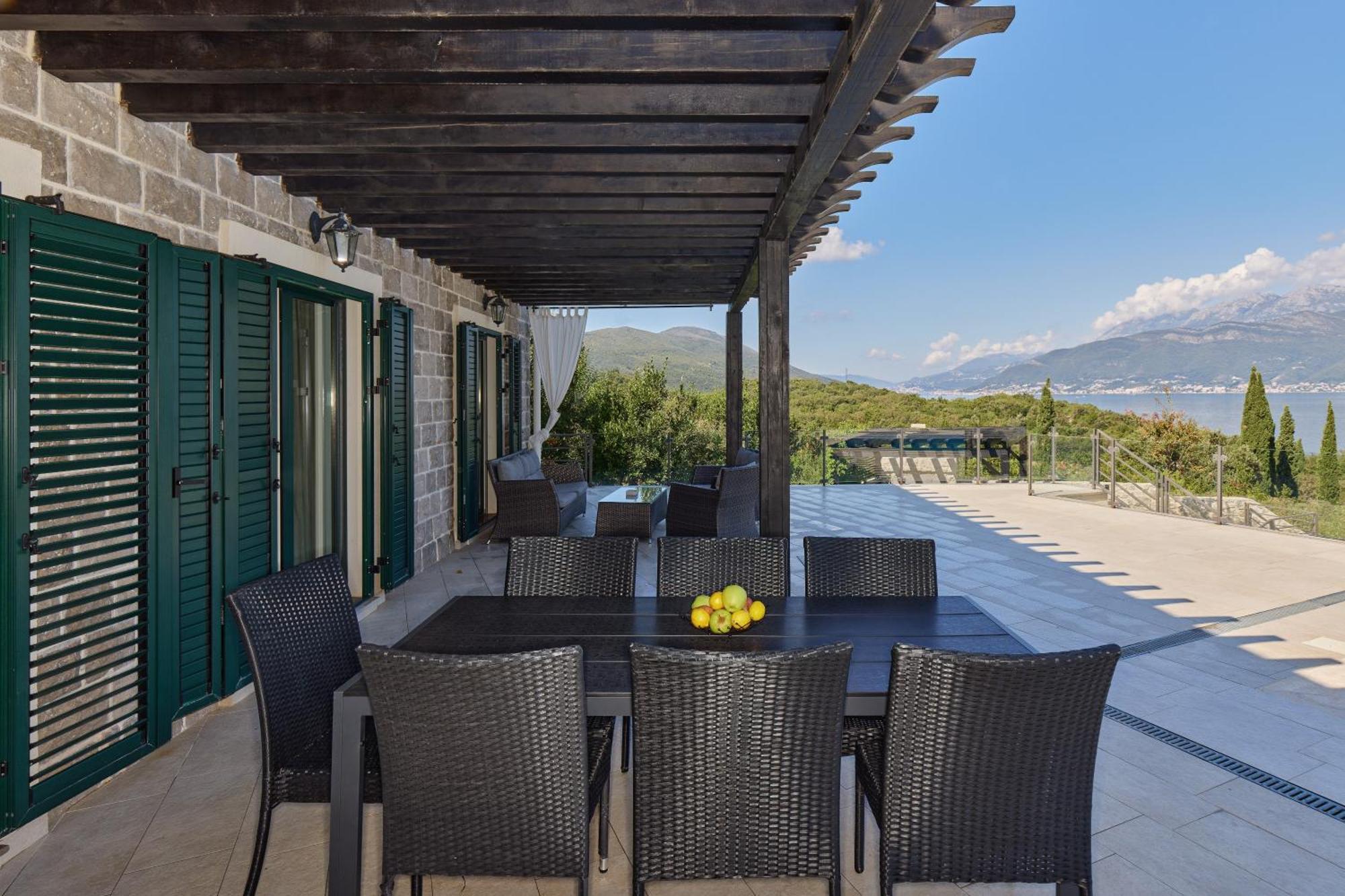 Villa Vista Azzurra ติวัต ภายนอก รูปภาพ