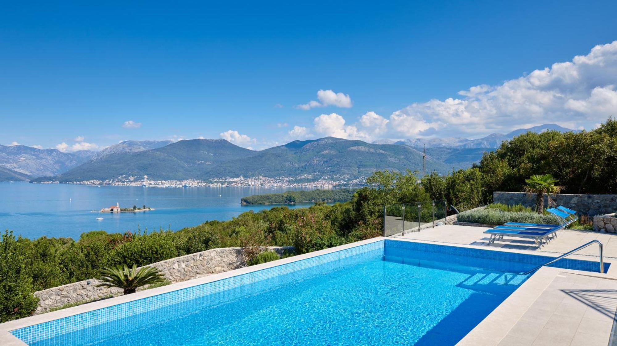 Villa Vista Azzurra ติวัต ภายนอก รูปภาพ