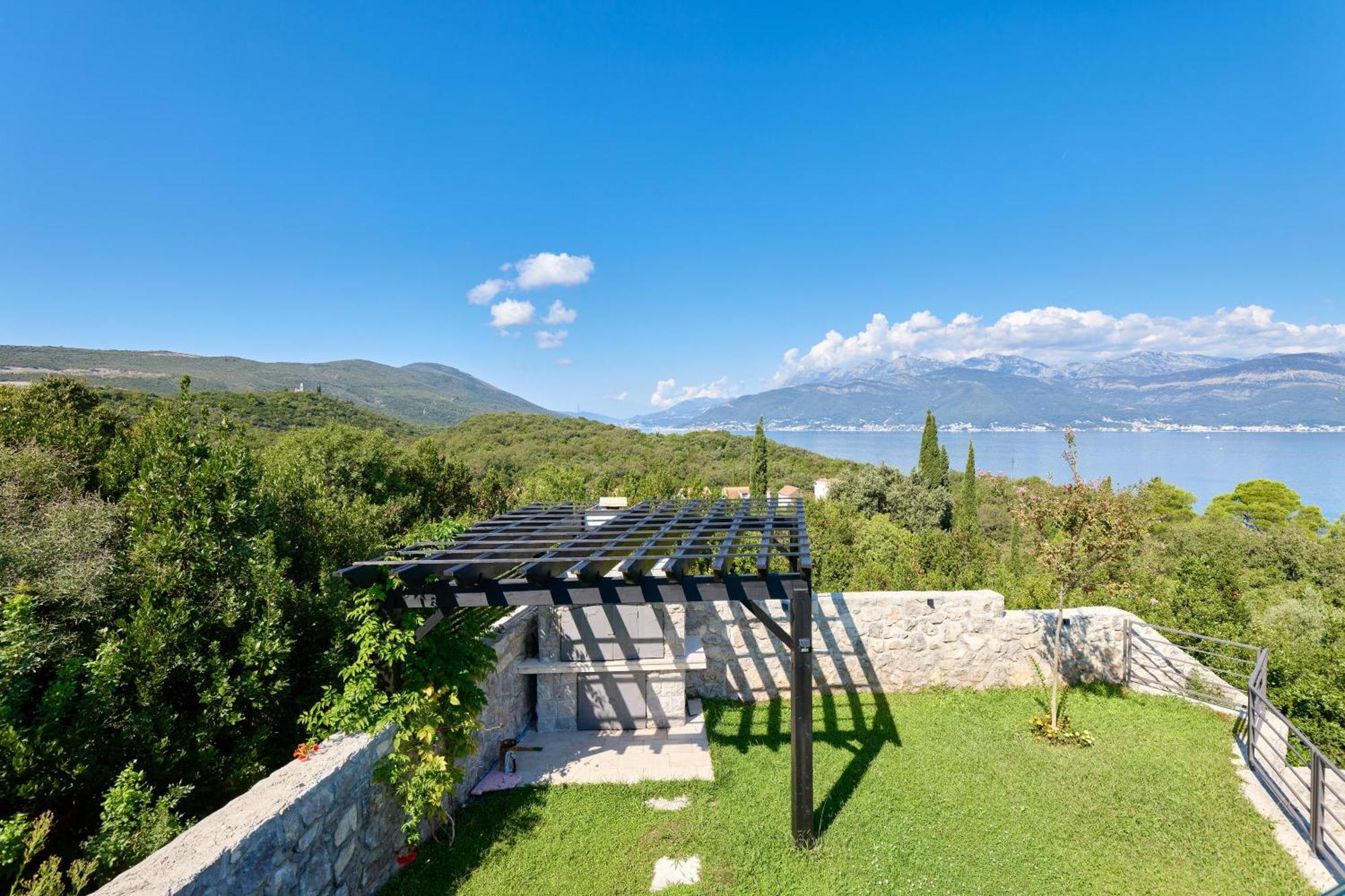 Villa Vista Azzurra ติวัต ภายนอก รูปภาพ