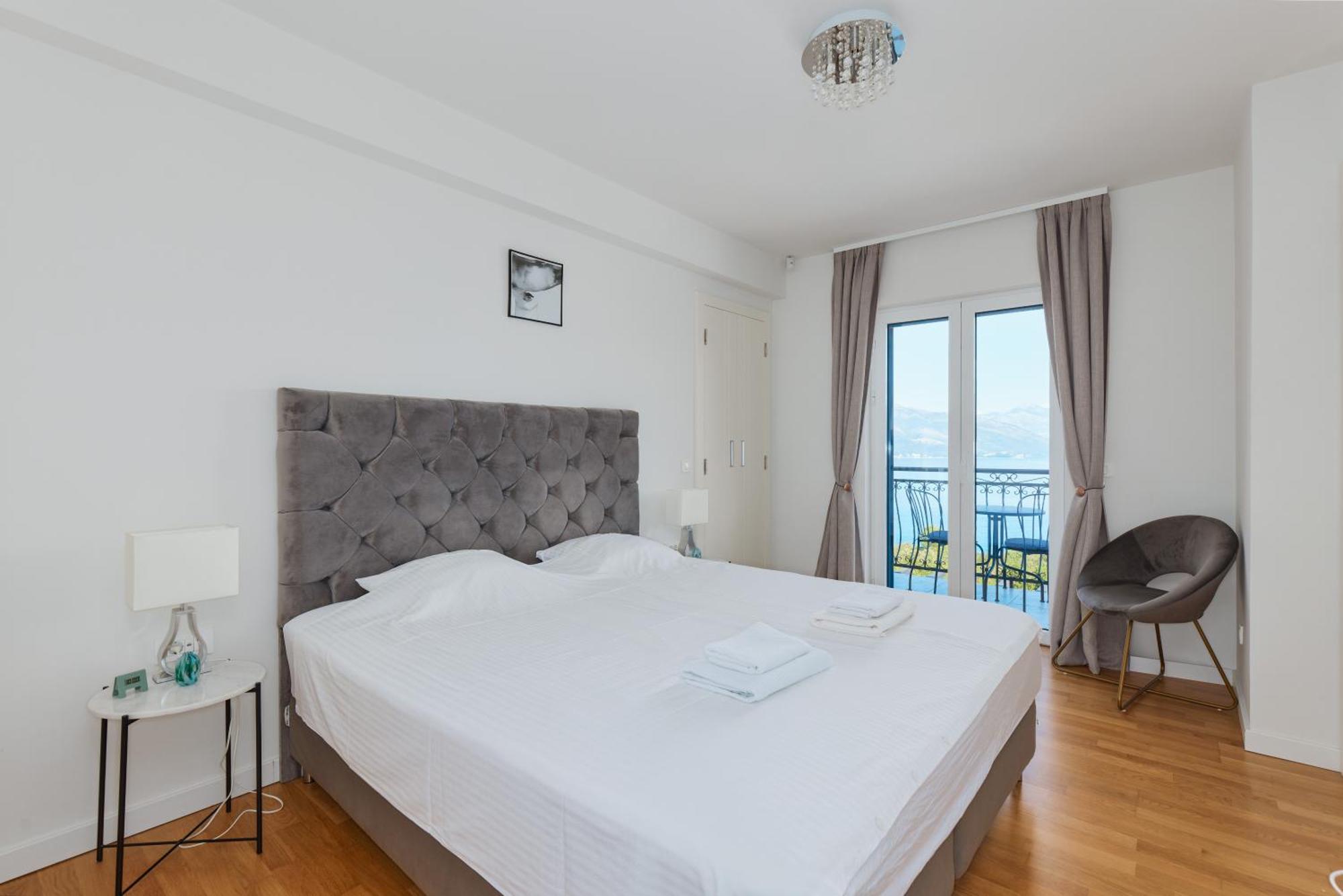 Villa Vista Azzurra ติวัต ภายนอก รูปภาพ